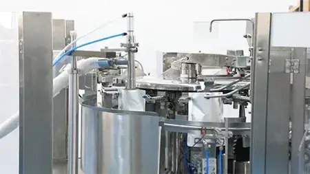 Упаковочная машина для жидких продуктов